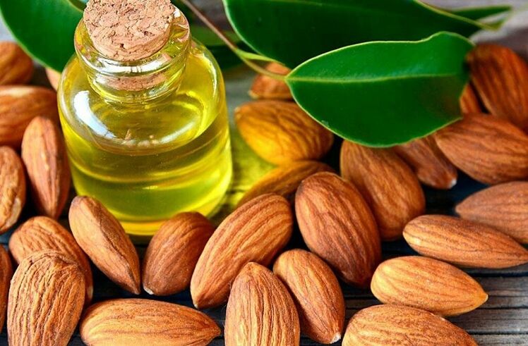langis ng almond upang madagdagan ang laki ng dibdib